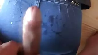 ابتسامتها تقول كل شيء أثناء ممارسة جنس قوي