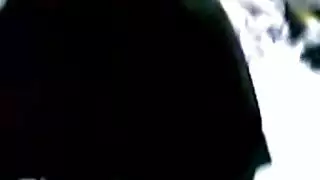 رغبات خفية: عاهرة منقبة تُمسك برجلها
