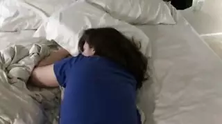 جنس النوم العميق: شغف الأشقاء مع أنين ساخن
