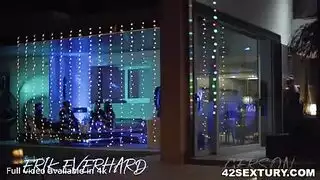 إيلاج مزدوج ثنائي الميول: أميرة الحفلة تُحشى