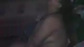 مراهقة سودانية مثارة تريد جنس إباحي قاسي
