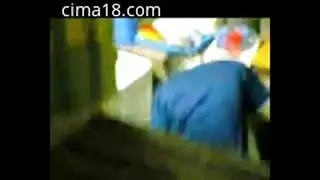 إمني في الحلق بقسوة: محجبة تأخذ قذفًا كثيفًا على الوجه