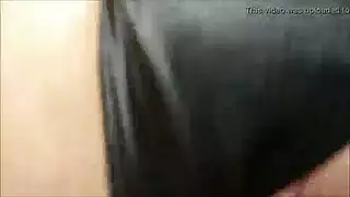 جماع شديد يترك علامات عض على بطنها وثدييها السمراء
