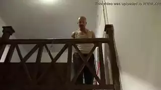 جماع عنيف على طاولة المطبخ