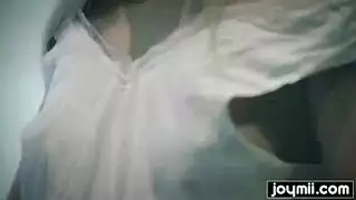 نيك على الشاطء بالبيكني يتحول إلى إنهاء بالقذف الداخلي