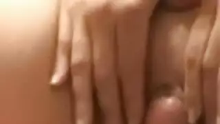 زب وحشي يمدد فرج صغير في نيك عنيف