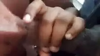 قضيب أسود كبير يمارس الجنس مع فتاة داكنة ممتلئة في كل الفتحات