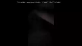 فحل عربي يشعل فتاته بأصابعه ثم بقضيبه
