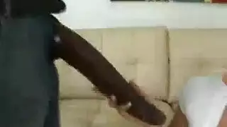 عبادة قضيب أسود ملحمية: تمص أطول قضيب رأته في حياتها