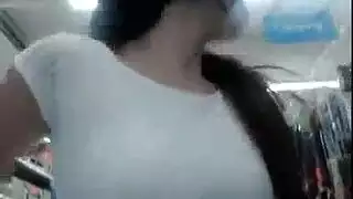 عرض واجهة المتجر: تفلش كسها الضيق لصديقة سحاقية