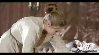 شقراء ممحونة نار نائمة مع جارها