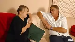بورن لاتيني قديم: تايجر وكينج بول يهاجمان آر جيه رينولدز بشكل جماعي في مضاجعة صريحة