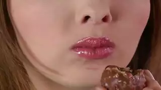 أثداء طبيعية ضخمة في وجهك