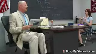 فتاة الكلية تهتم فقط بالجنس العنيف في فرجها الضيق