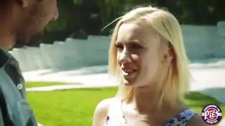 جنس امهات جديد ابن ينيك امه نيك حار بينما ينام والده بجانبهم