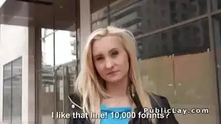 شقراء مراهقة صغيرة تأخذ قضيبًا قويًا في الفندق