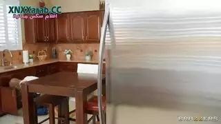 صاحبة النزل والسباك جديد