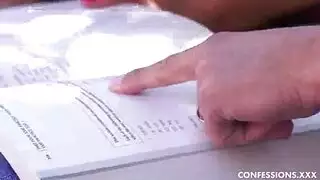 مراهقة شقراء مثيرة مدمنة على أفلام إباحية يومية