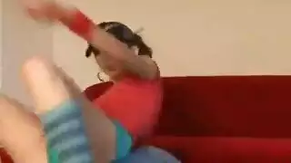 عاهرات مراهقات ساخنات في حفلة جنس ثلاثي xxx