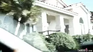 الفحل الإسود مع الثمينه البيضاء