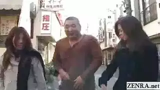 نيك بنت عالقة في باب المصعد