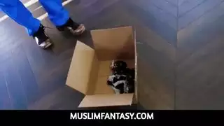 شاب عربي يضاجع مايا بيجو بثلاثي صعب