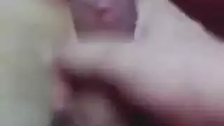 امرأة عاهرة تمارس الجنس مع شاب بقضيب صغير