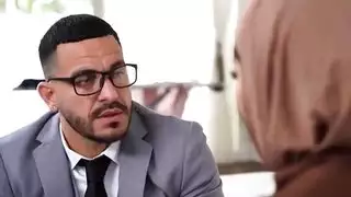 كاذبة قذرة تتعرض للجماع العنيف على الكاميرا
