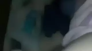 مشهد إباحي: عاهرة محجبة تأخذ القضيب في فمها وفرجها