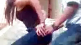 زوجان من الشرق الأوسط في حركة غرفة نوم قوية