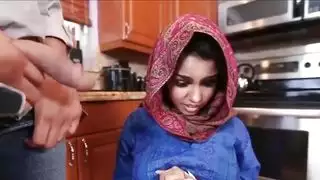 ضعف المتعة: جنس صريح مع سيدتين أكبر سنا