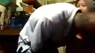 رجل عربي يمارس الجنس مع مؤخرة إندونيسية في مقطع صريح