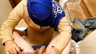 مشهد إباحي: أم عربية تبتلع قضيبًا ضخمًا بقوة