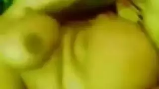 مراهقة عربية كبيرة الصدر تأخذ نيك شرجي قاسي وجنس على الوجه