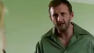 لا نقود، فقط شغف: جنس زوجي مكثف في شقة رخيصة