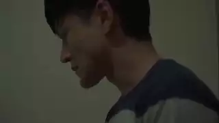 يتجسس علي امه وهي نائمة