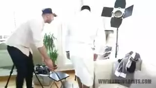 نيك شواذ رجال عنيف بعبصه باليد