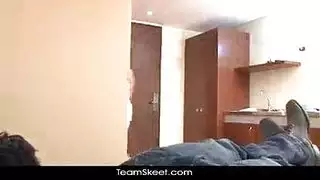 سكس ياباني ضع لاخته منشط جنسي علي منطقتها