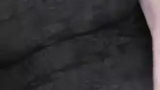 العاهرة الشابة تُداعب صديقها ثم تمارس الجنس للوصول للذروة معاً