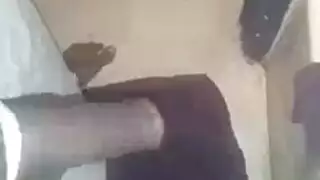 مص قضيب ولعس فرج من حمقى مفتونين على رجل مثقوب