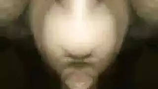 مص قضيب كبير والتلطيخ بمني كثيف
