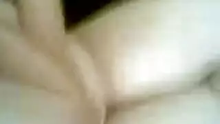 جميلة عربية تمص العضو ثم تأخذه بوضعية الكلب