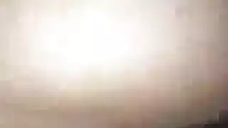 فرج كايلا جينينغز العاري يتوسل للقضيب تحت تلك التنورة