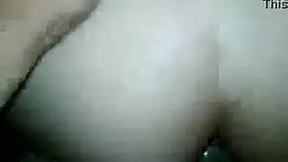 كواليس إباحية: المصورة تمص وتركب قضيب الترانزيستور