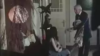 العربي أشيب الشعر يملأ الشاب بالسائل المنوي