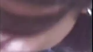 عربية حسناء ممتلئة الجسم تأخذ قضيبًا في شريط جنس منزلي