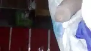 أثداء كبيرة ومتعة آمرة: العيسا غوميز في حركة إباحية صعبة