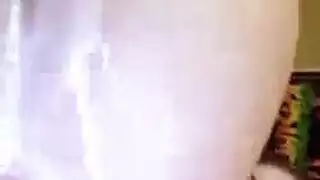 مغطاة بالسائل المنوي: عاهرة المديرة العزف على البيانو