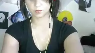 عاهرة سمراء مفلس يعطي ضربات طاحونة واسعة الساخنة
