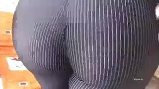 الفتى النحيل أسمان يتم تلقيمه وملؤه